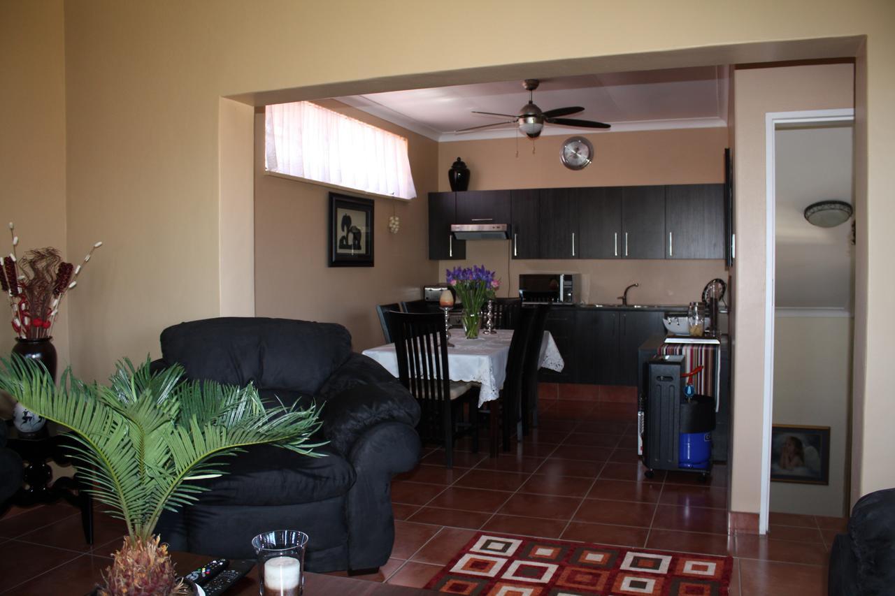 วิลลา สเตลลา เบด แอนด์ เบรคฟาสต์ Bed & Breakfast อีเดนเวล ภายนอก รูปภาพ